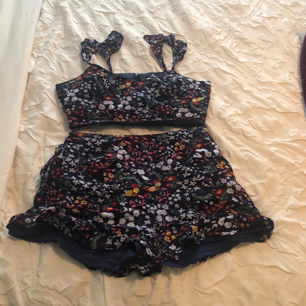 Very J Floral Navy two piece set